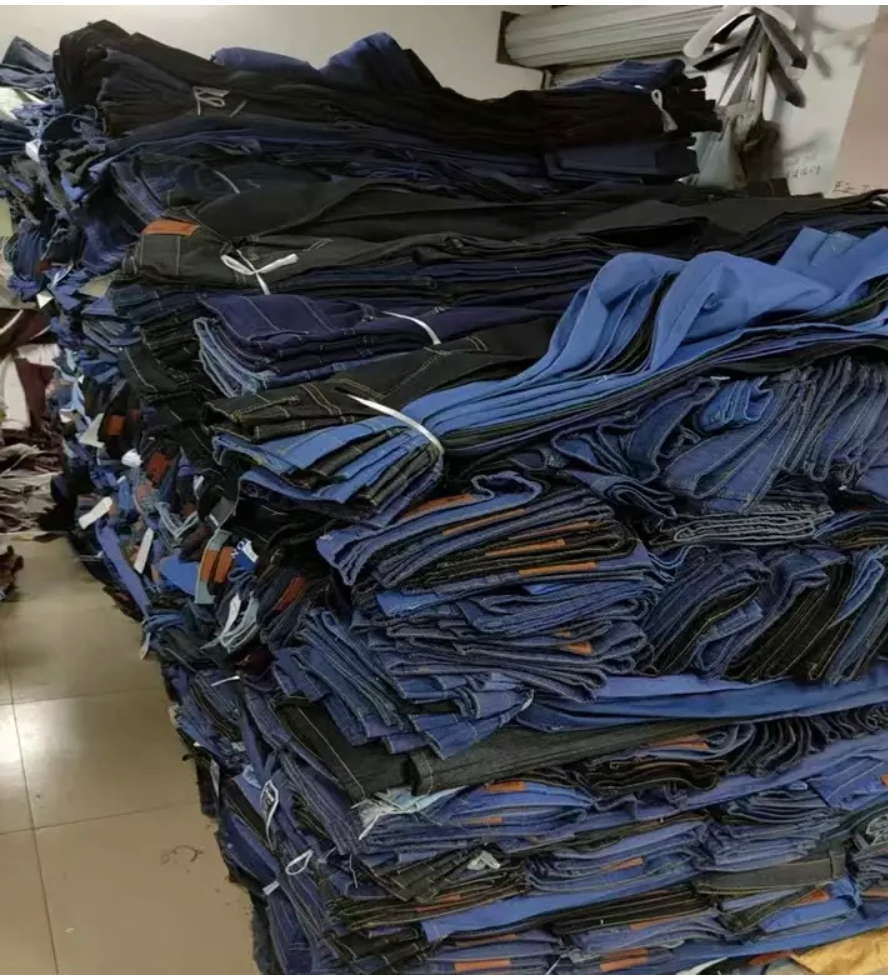 Jeans & Mixed Clothing Liquidation Pallets