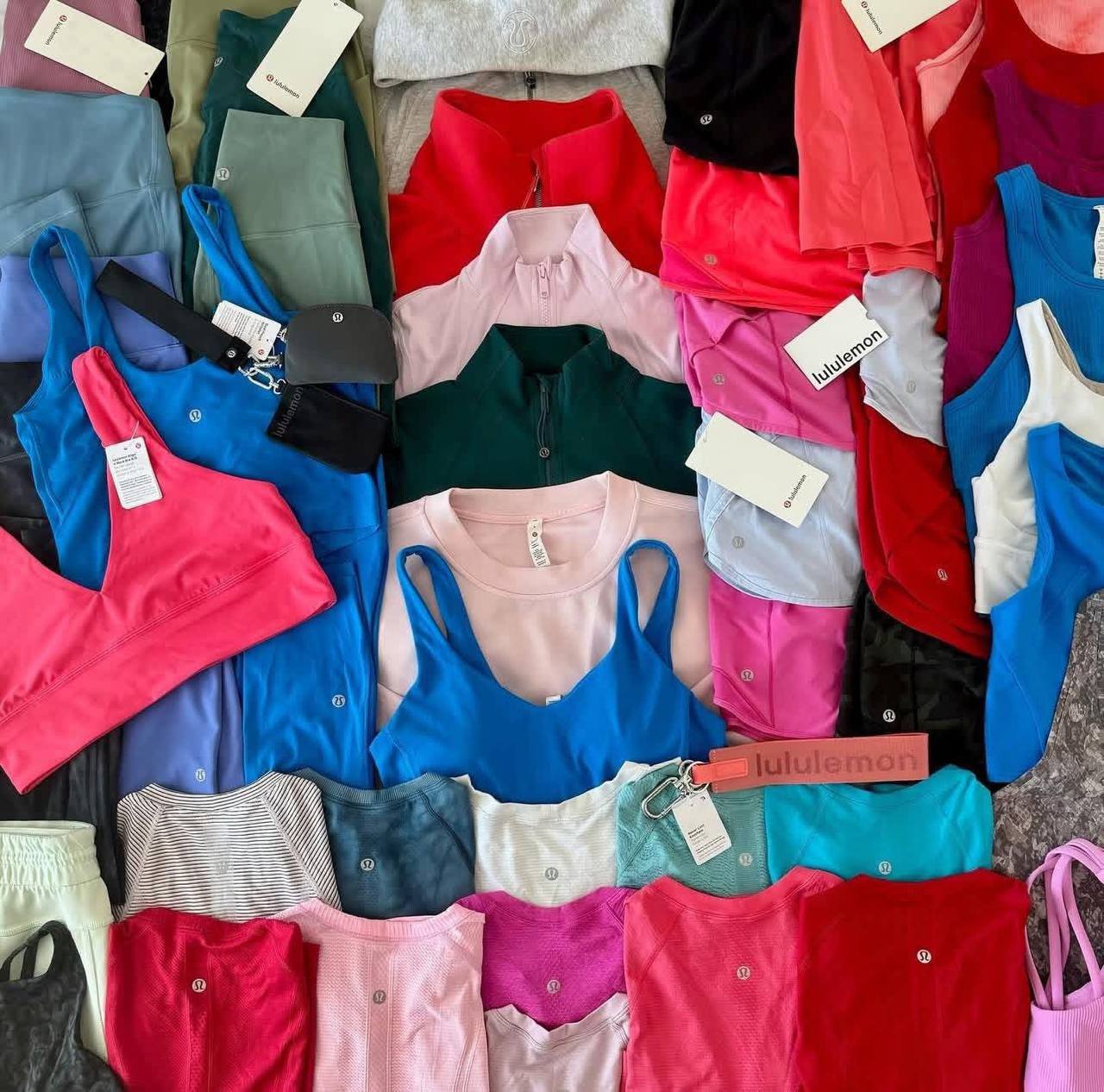Lululemon Pallets For Sale (300 Pieces For $505.67)