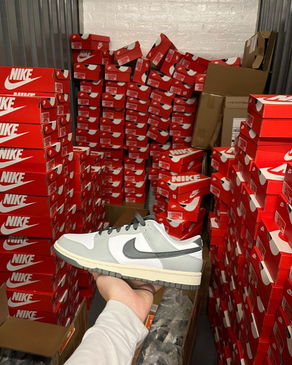 Nike Pallets For Sale (50 Pairs/$600) – Bulk Nike Shoes