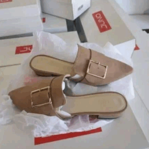 Women high hills shoes pallets