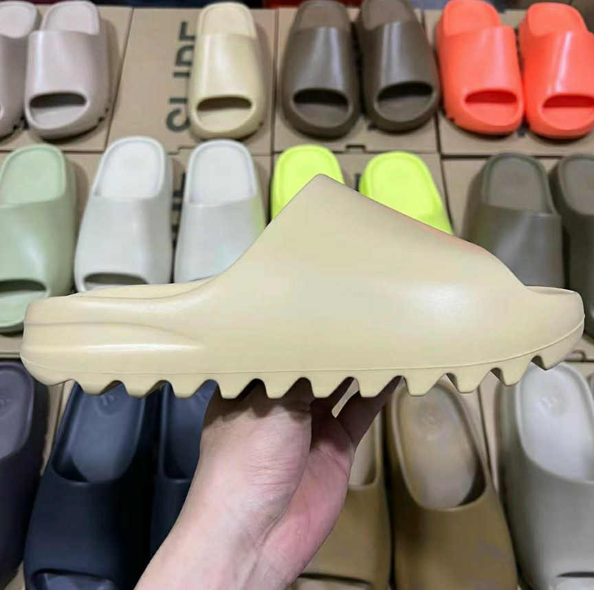 YEEZY SLIDES